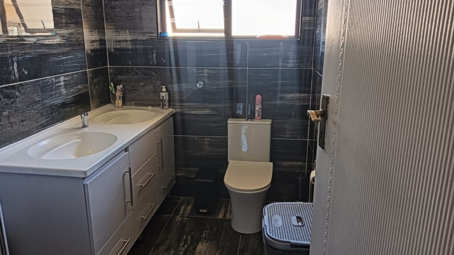 3 Bedroom Property for Sale in Beacon Bay Eastern Cape